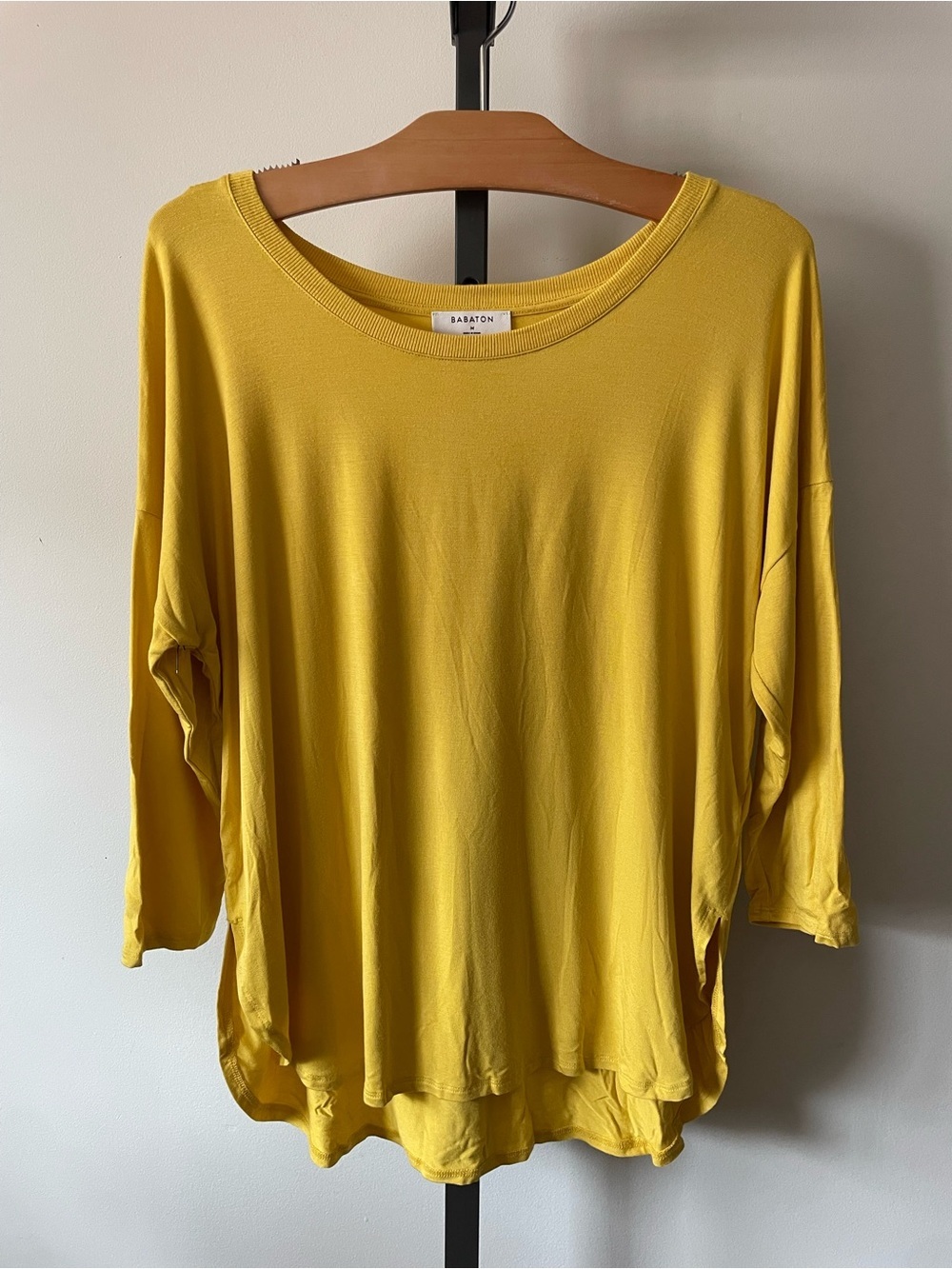 NEW Babaton Norris Tshirt SOFT Tee Gold Yellow Oversized Relaxed Fit Size Medium